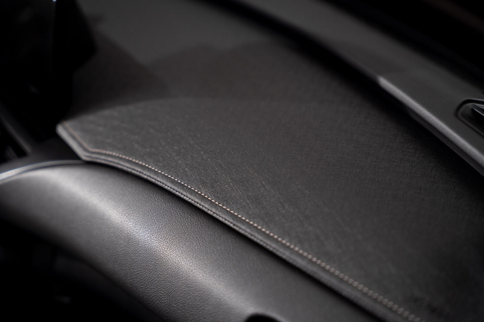 lexus-ux-250h-stand-carros-automovel-comprar-pataias-35