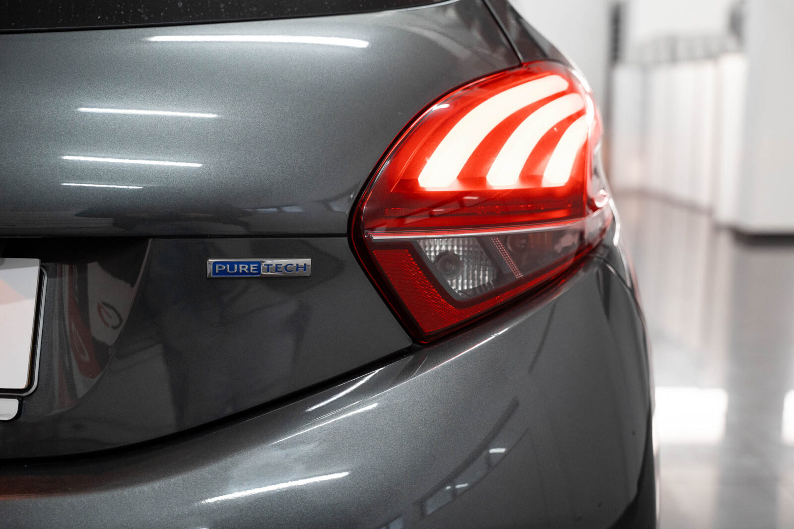 peugeot-208-style-1.2-stand-carros-automovel-comprar-pataias-10