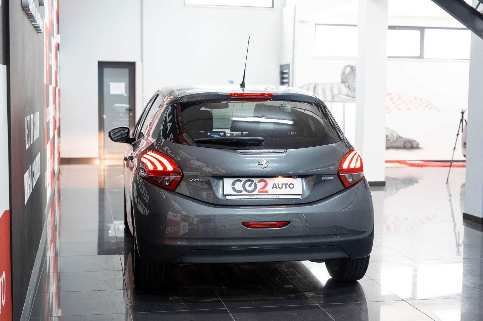 peugeot-208-style-1.2-stand-carros-automovel-comprar-pataias-7
