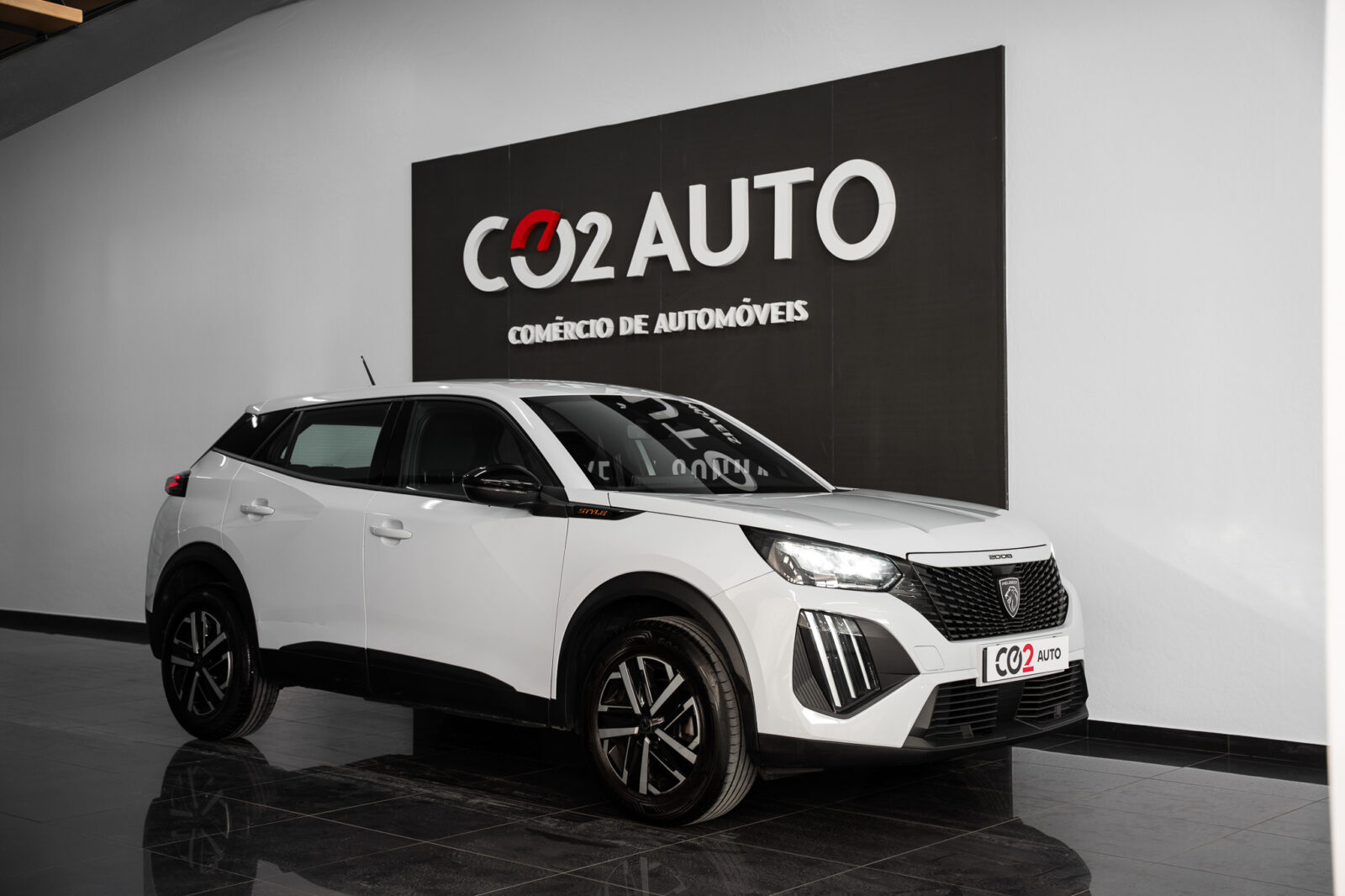 Apeugeot-2008-style-pure-tech-100-cv-co2-stand-carros-automovel-comprar-pataias-1