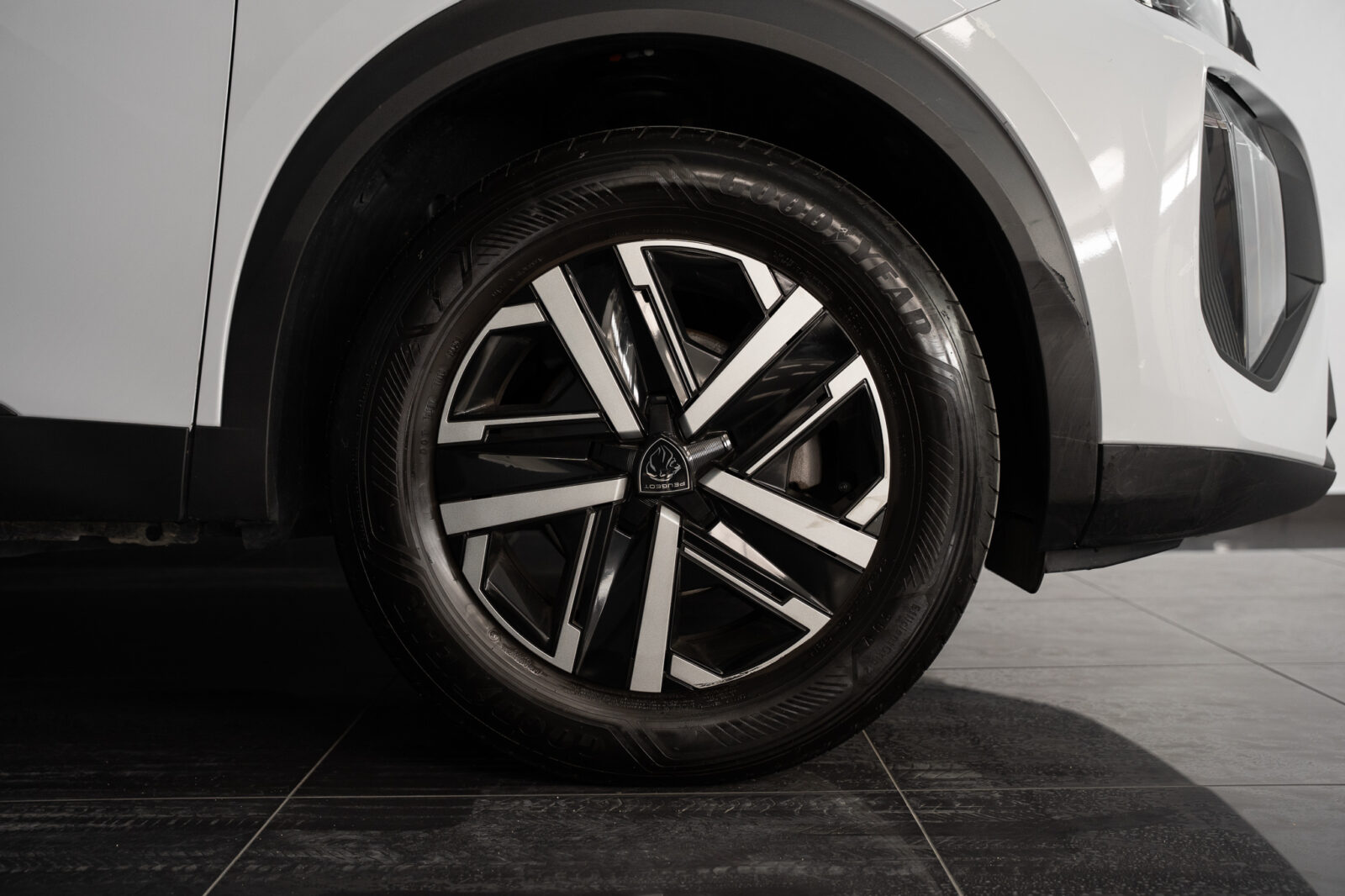 Apeugeot-2008-style-pure-tech-100-cv-co2-stand-carros-automovel-comprar-pataias-4