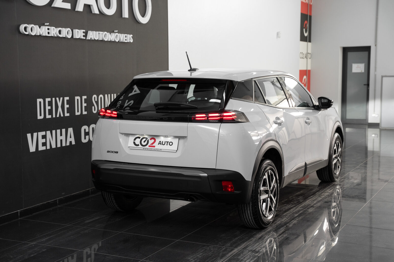 Apeugeot-2008-style-pure-tech-100-cv-co2-stand-carros-automovel-comprar-pataias-6