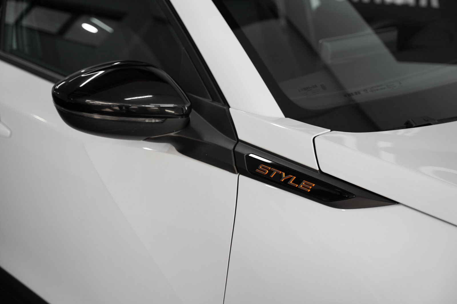 Apeugeot-2008-style-pure-tech-100-cv-co2-stand-carros-automovel-comprar-pataias-8