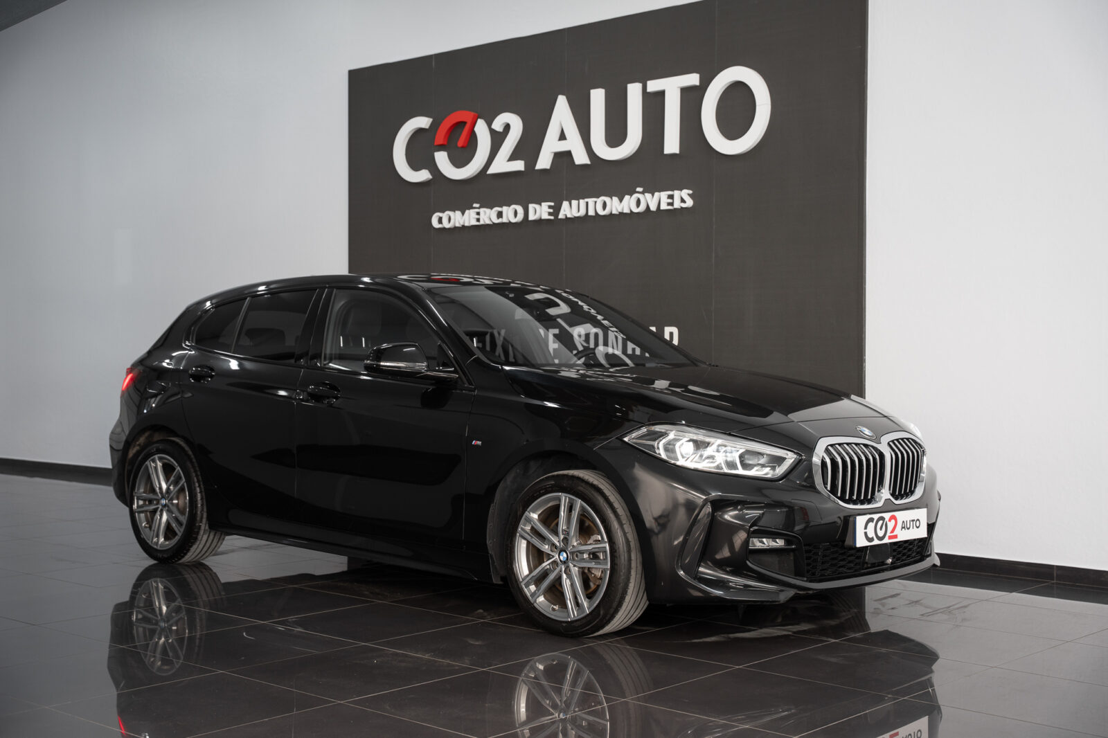 bmw-116-d-pack-m-auto-co2-stand-carros-automovel-comprar-pataias-1