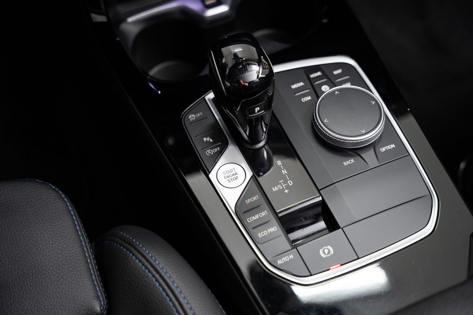 bmw-116-d-pack-m-auto-co2-stand-carros-automovel-comprar-pataias-19