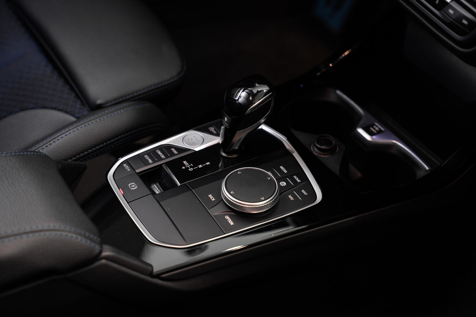 bmw-116-d-pack-m-auto-co2-stand-carros-automovel-comprar-pataias-25