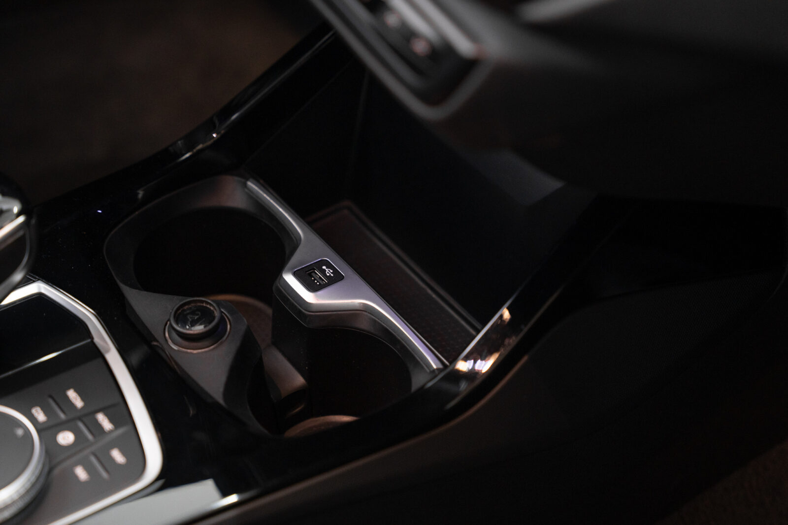 bmw-116-d-pack-m-auto-co2-stand-carros-automovel-comprar-pataias-26