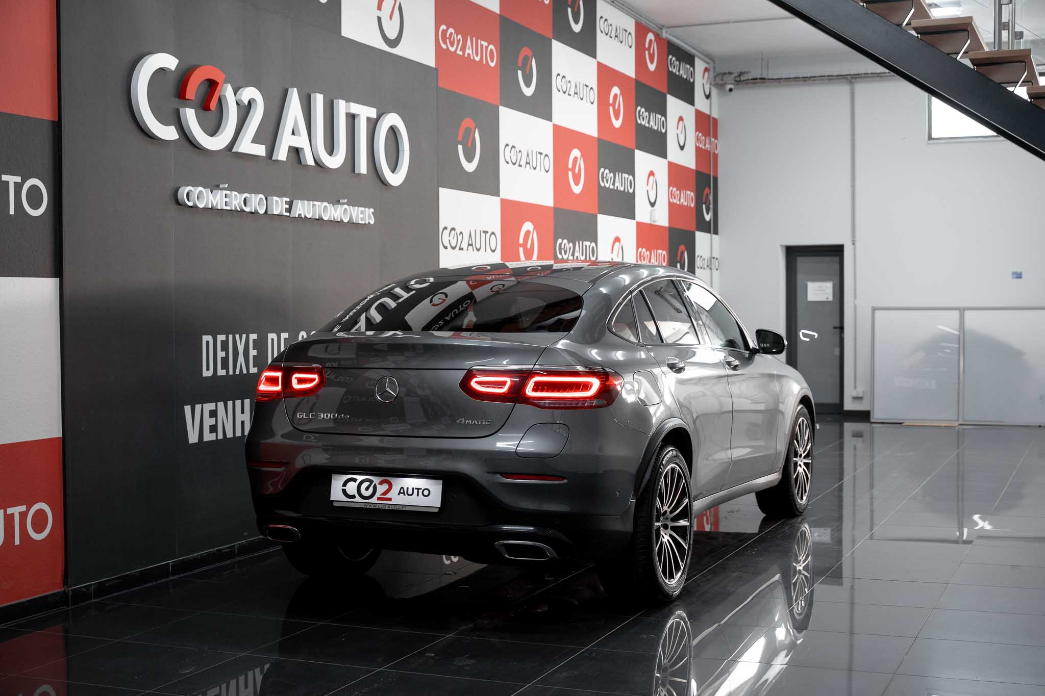 mercedes-benz-glc-300-coupe-amg-4-matic-co2-stand-carros-automovel-comprar-pataias-6