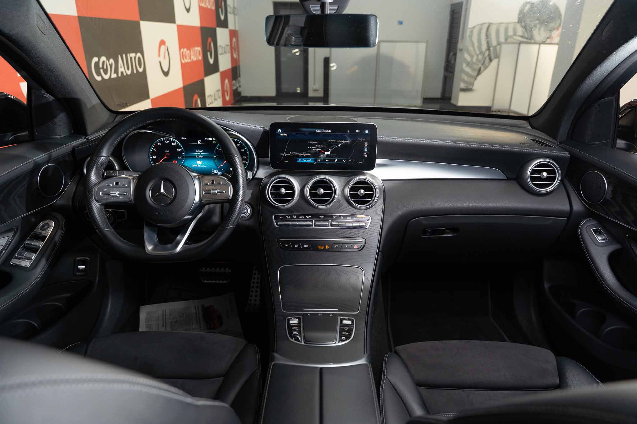 mercedes-benz-glc-300-coupe-amg-4-matic-co2-stand-carros-automovel-comprar-pataias-8