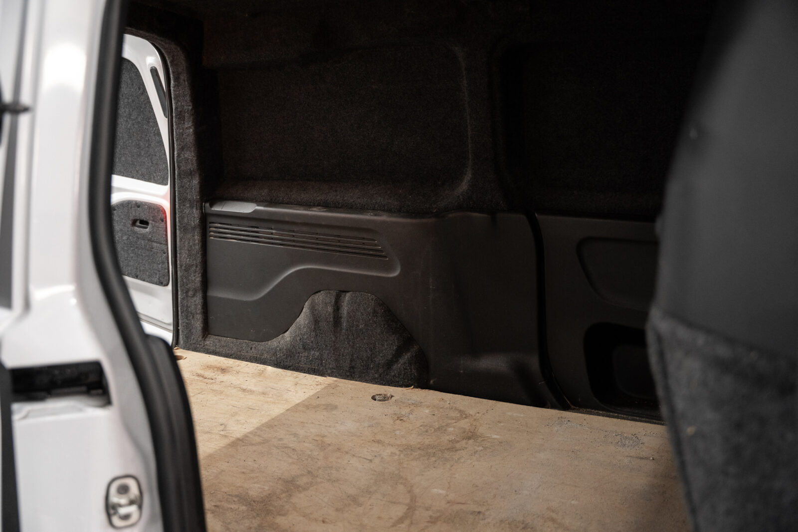 opel-combo-branca-auto-co2-stand-carros-automovel-comprar-pataias-11