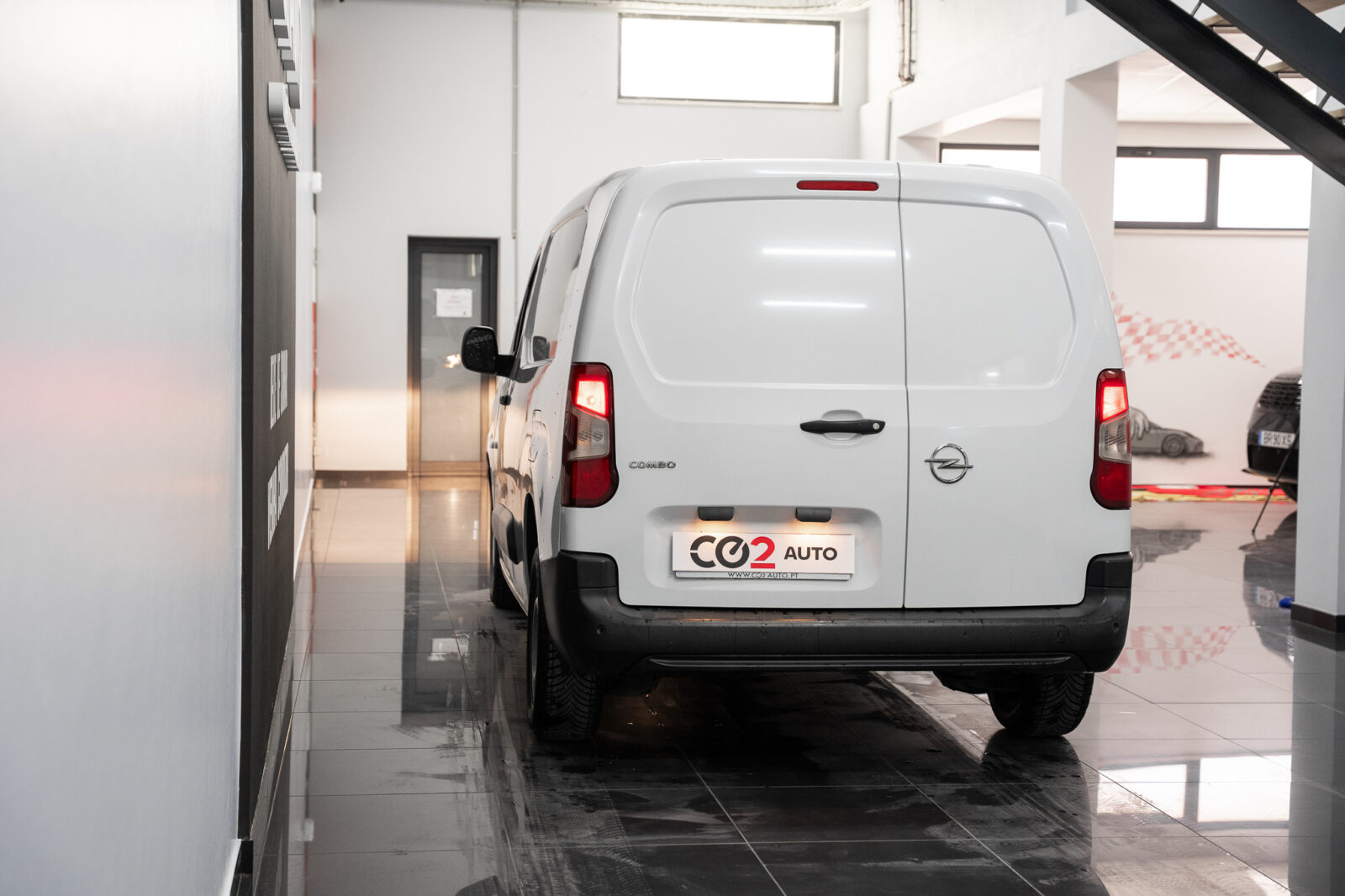 opel-combo-branca-auto-co2-stand-carros-automovel-comprar-pataias-6