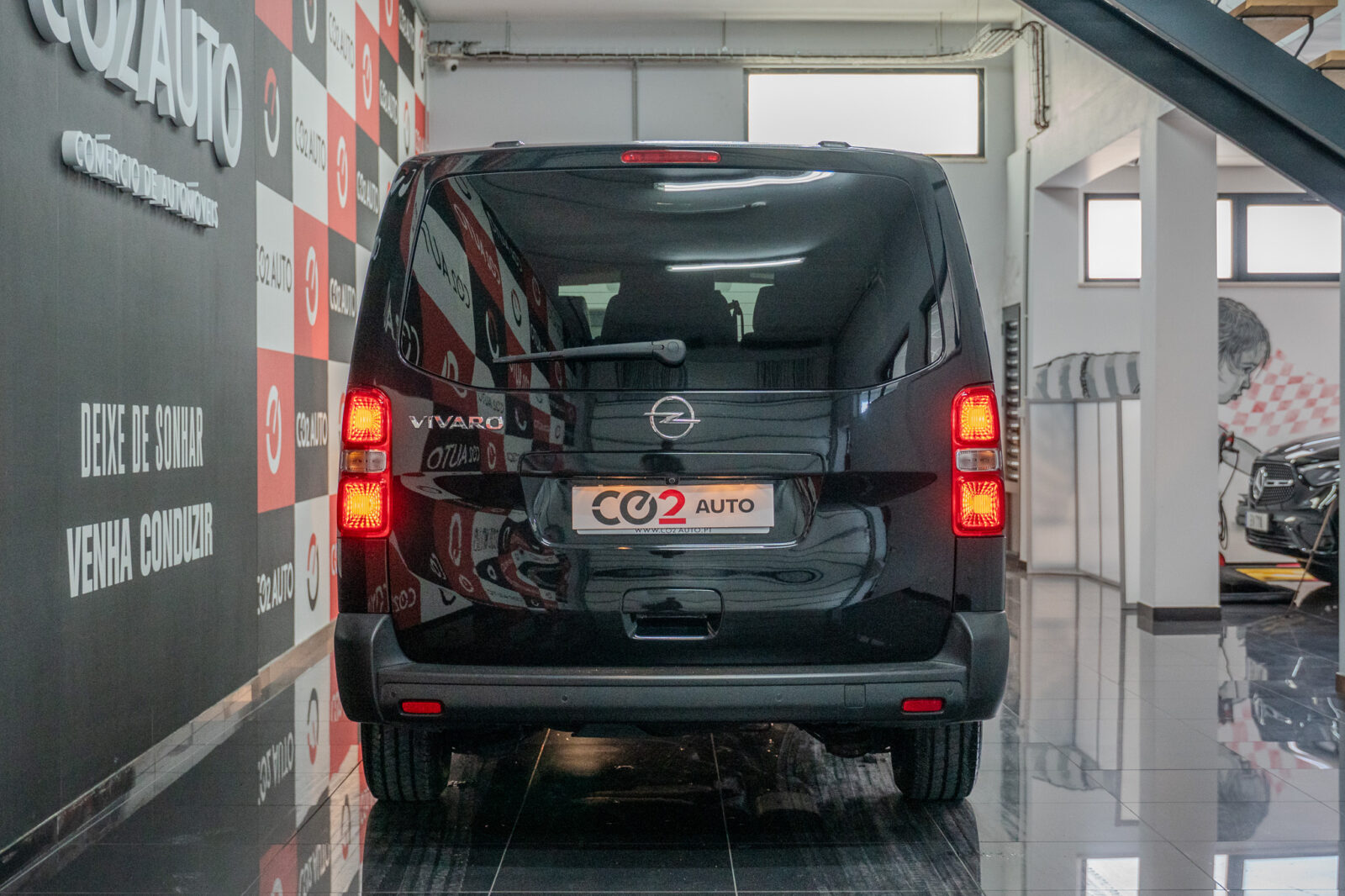 opel_vivaro_preta-06