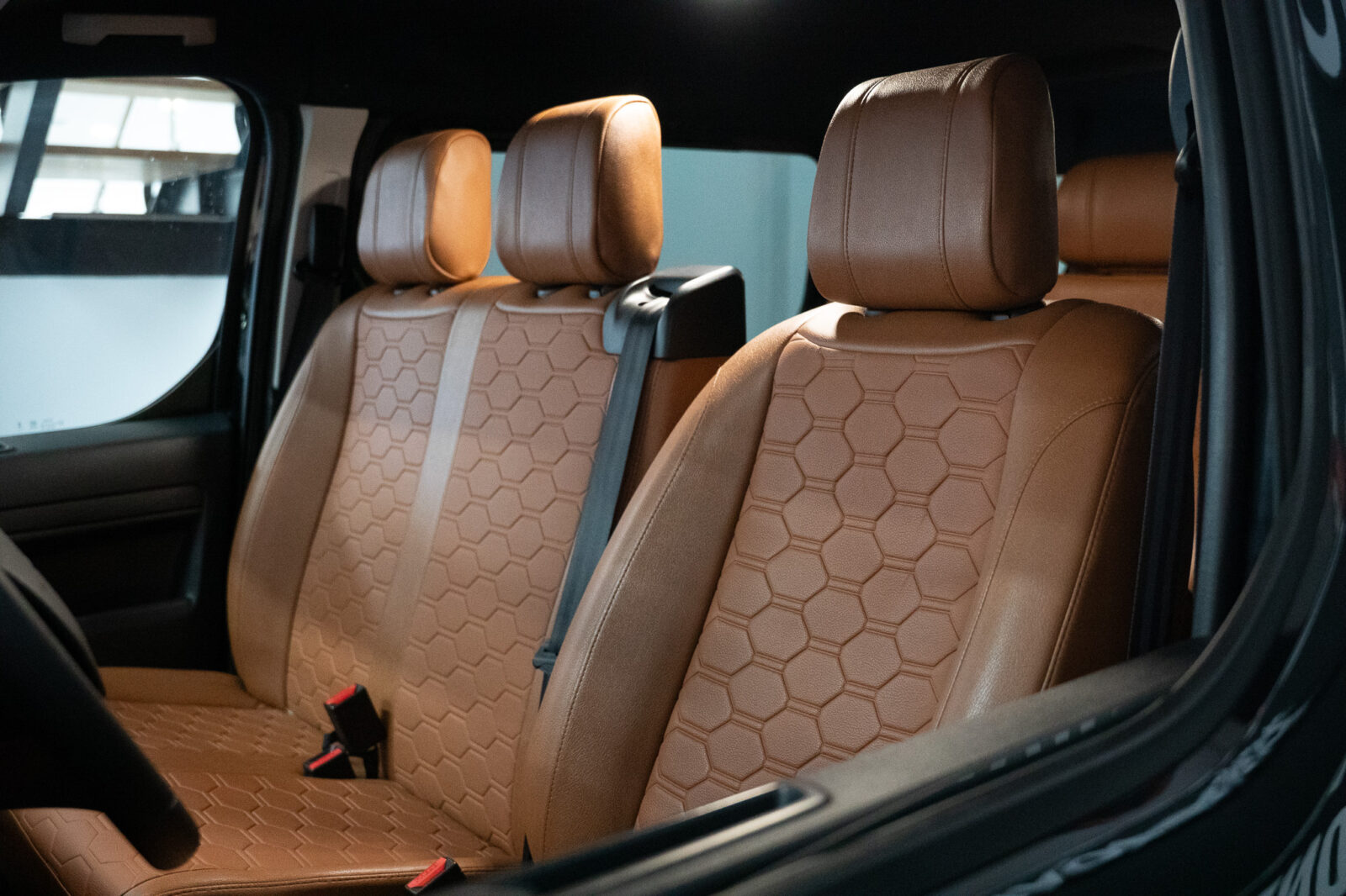 opel_vivaro_preta-15