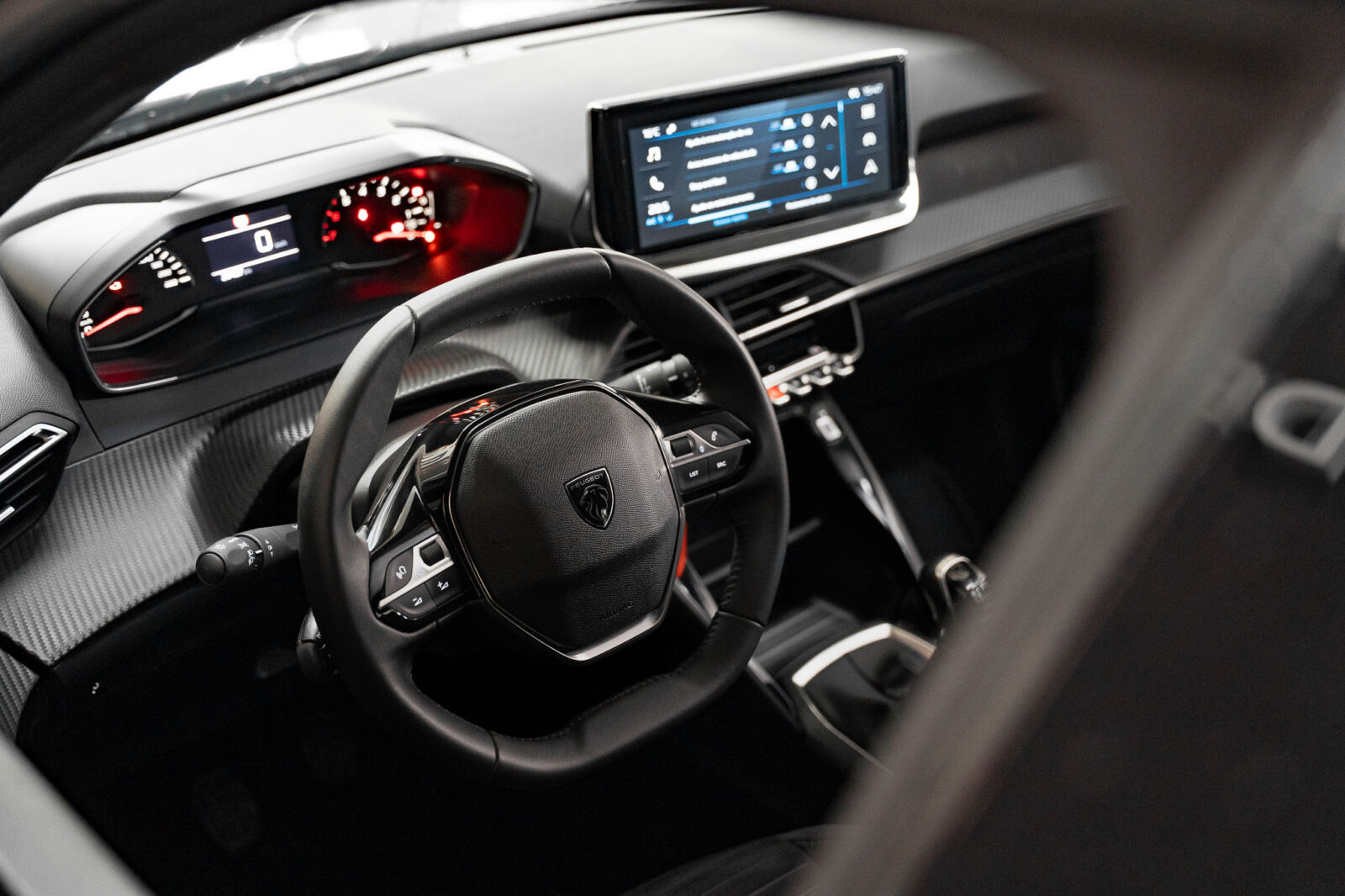 peugeot-2008-preto-co2-stand-carros-automovel-comprar-pataias-12