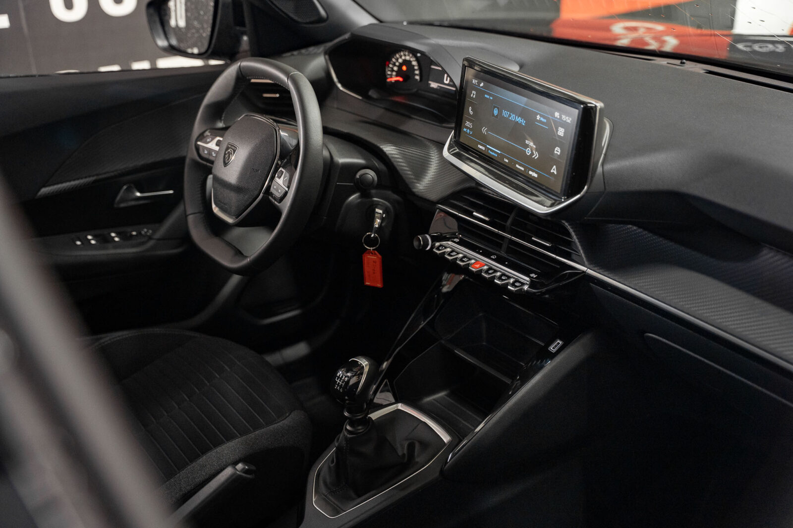 peugeot-2008-preto-co2-stand-carros-automovel-comprar-pataias-22