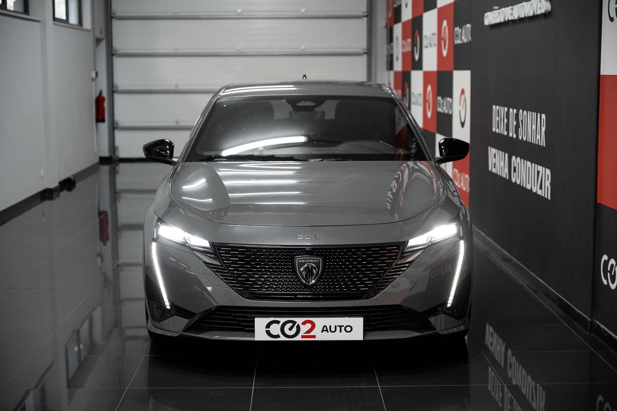 peugeot-308-gt-plug-in-hybrid-180-cv-eat-co2-stand-carros-automovel-comprar-pataias-2