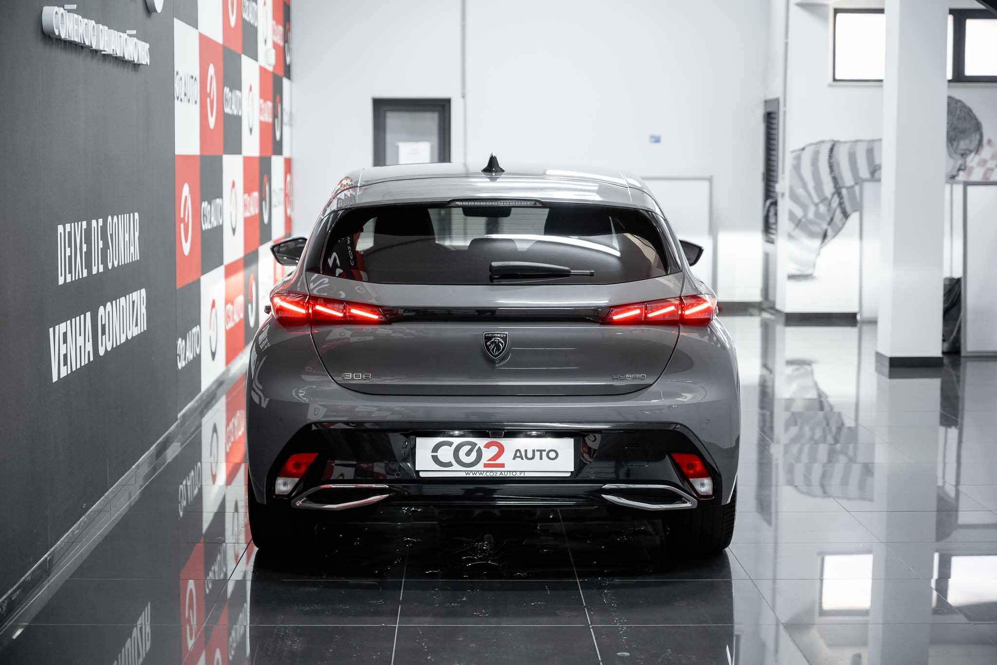 peugeot-308-gt-plug-in-hybrid-180-cv-eat-co2-stand-carros-automovel-comprar-pataias-5