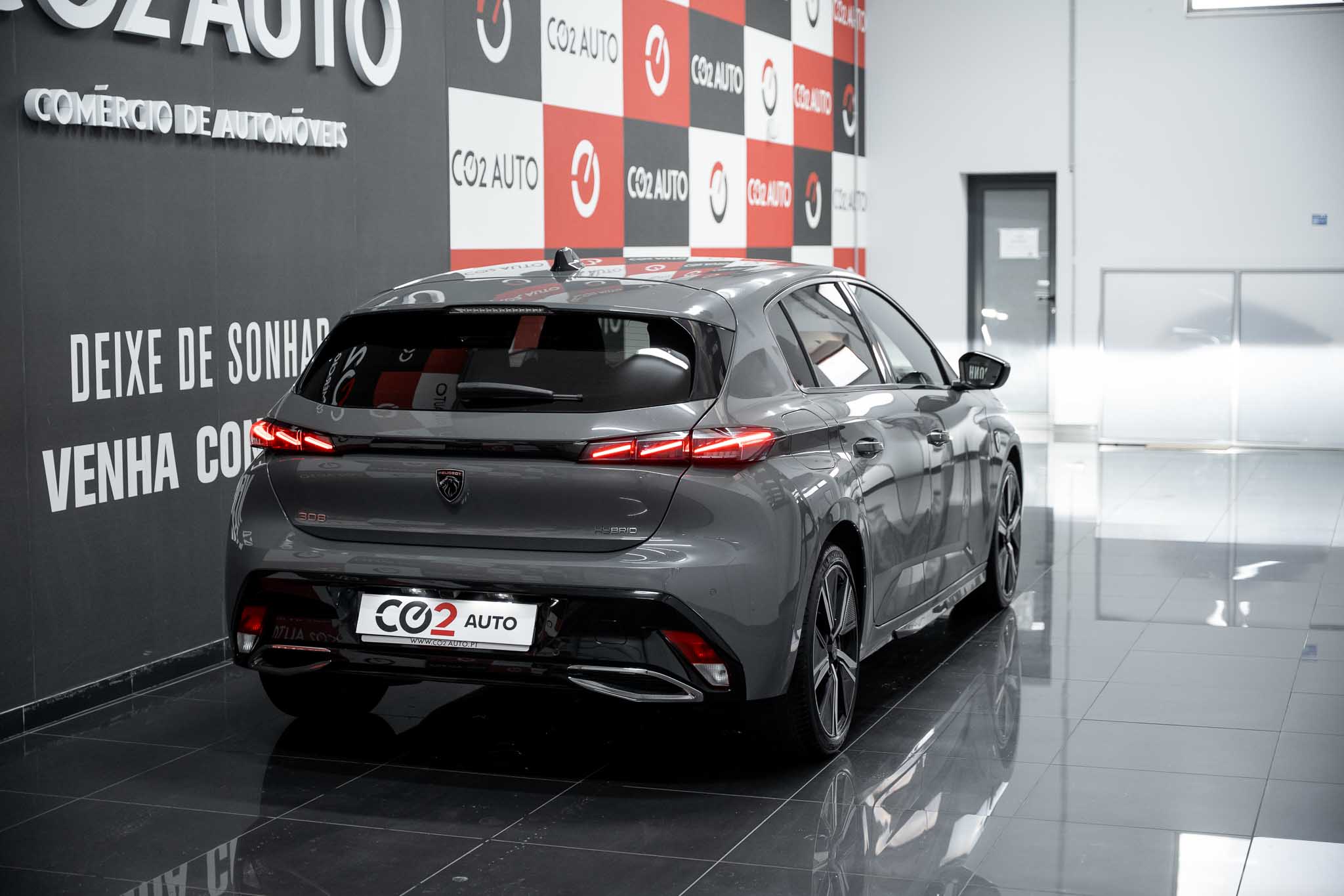 peugeot-308-gt-plug-in-hybrid-180-cv-eat-co2-stand-carros-automovel-comprar-pataias-7