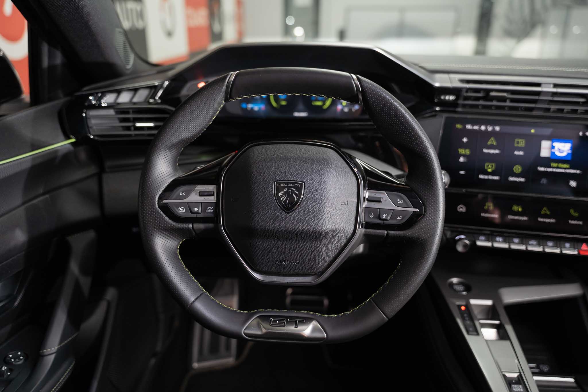 peugeot-308-gt-plug-in-hybrid-180-cv-eat-co2-stand-carros-automovel-comprar-pataias-9