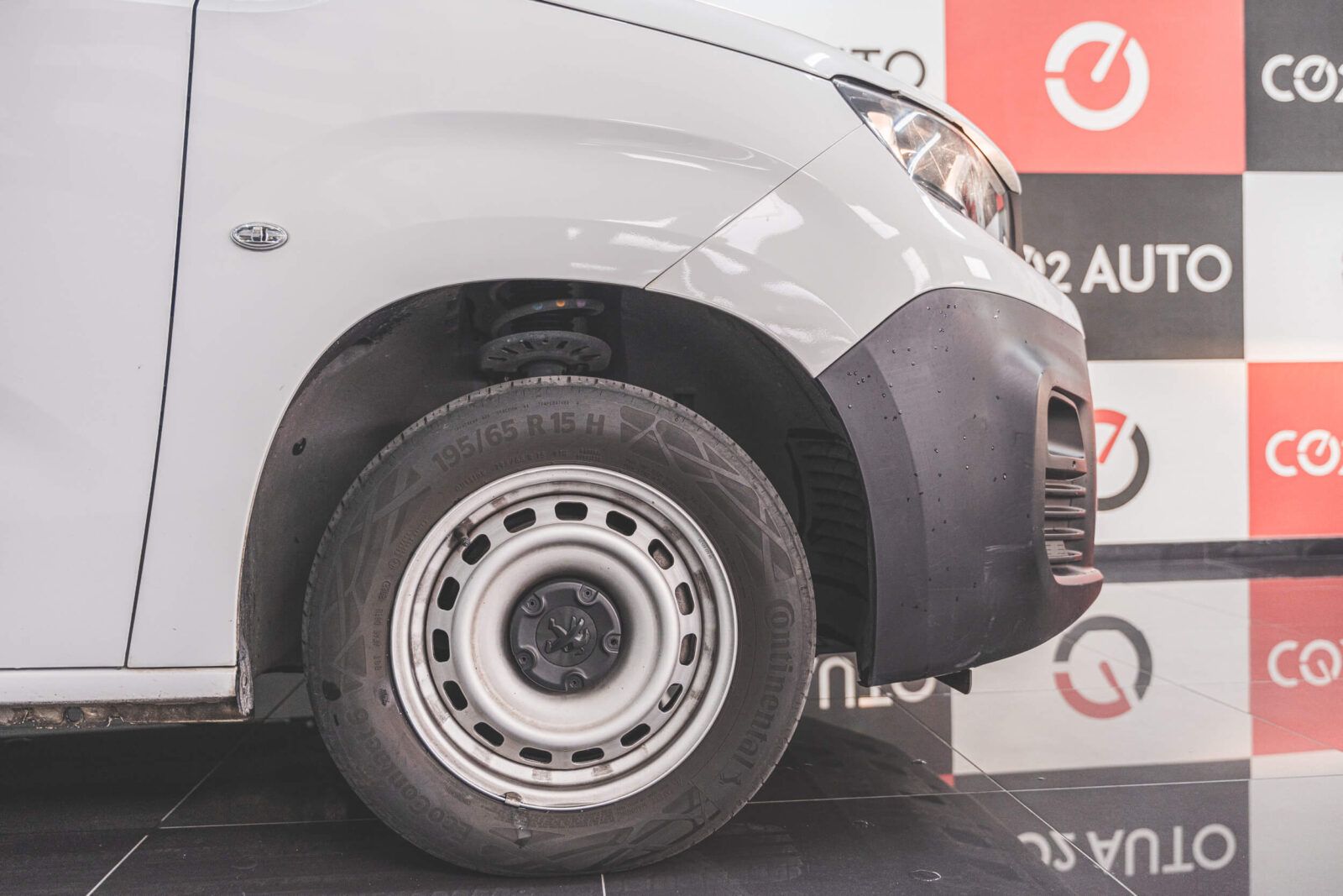 peugeot-partner-branco-carros-co2-pataias-stand-7