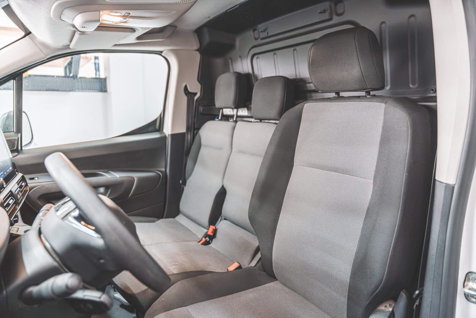 peugeot-partner-branco-carros-co2-pataias-stand-9