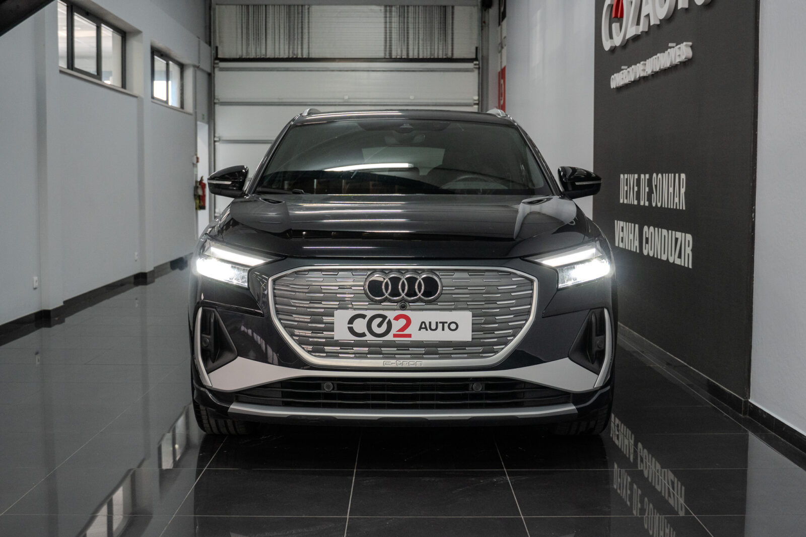 audi_q4_80-02