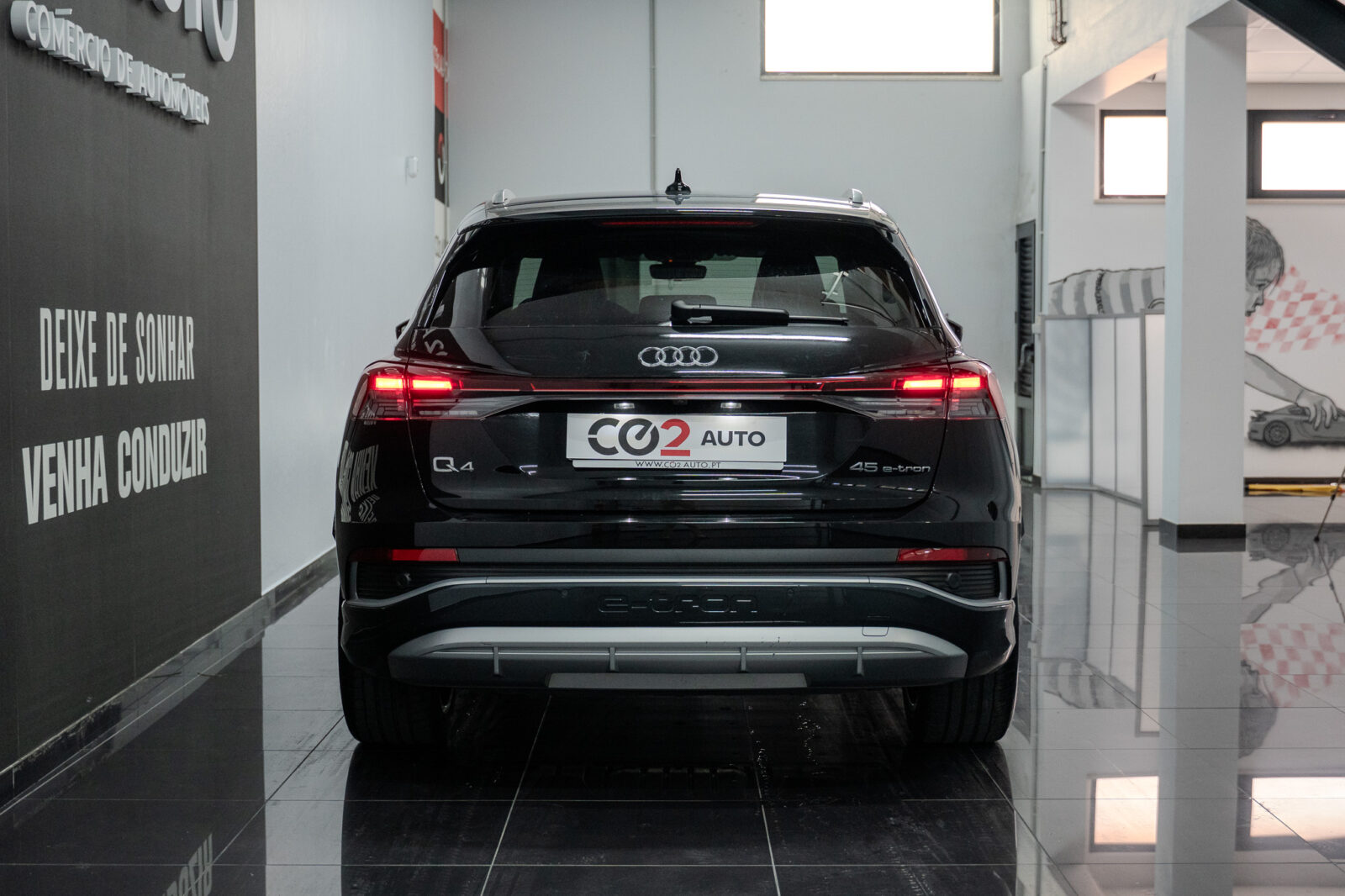 audi_q4_80-06