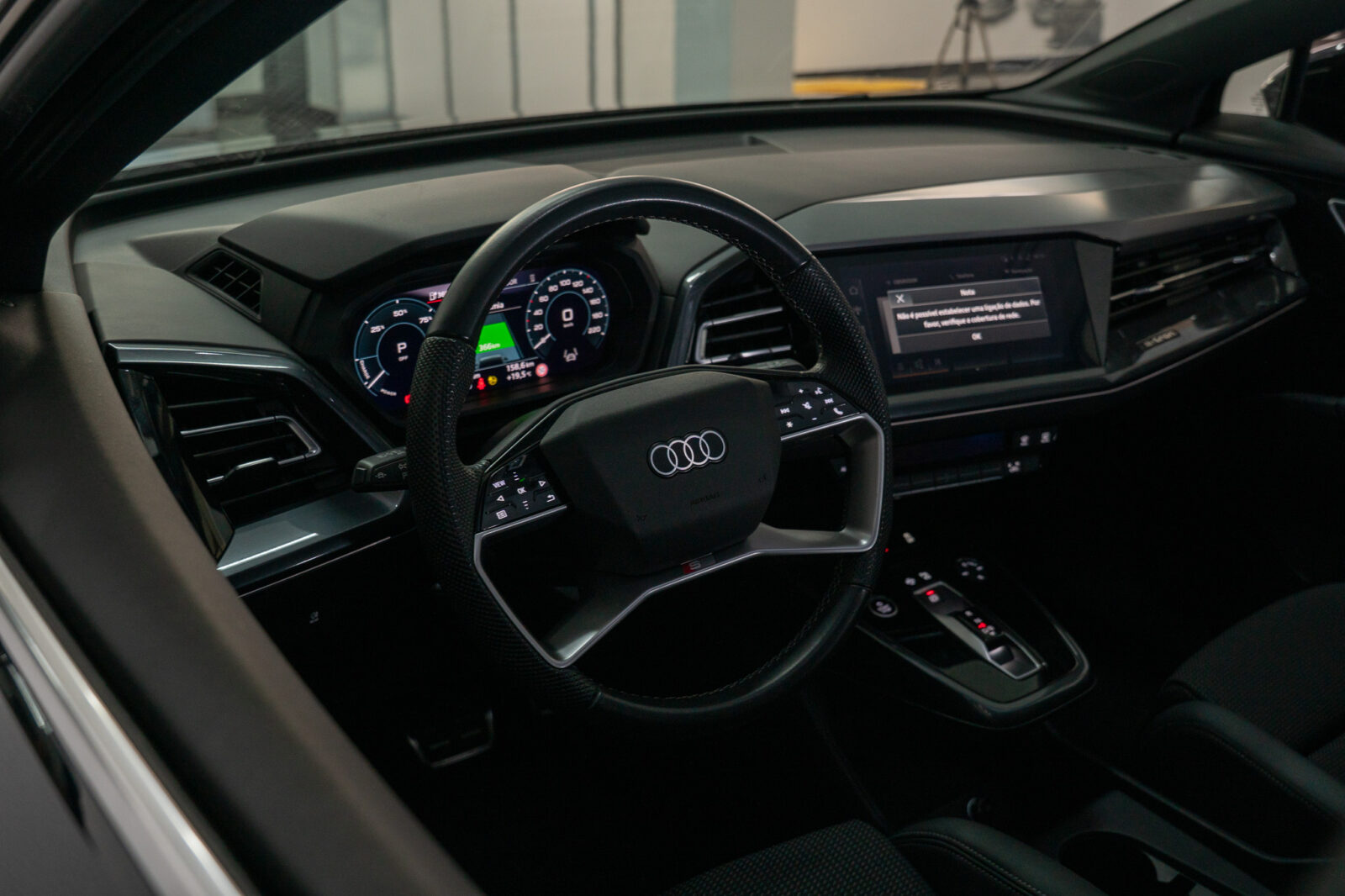 audi_q4_80-10