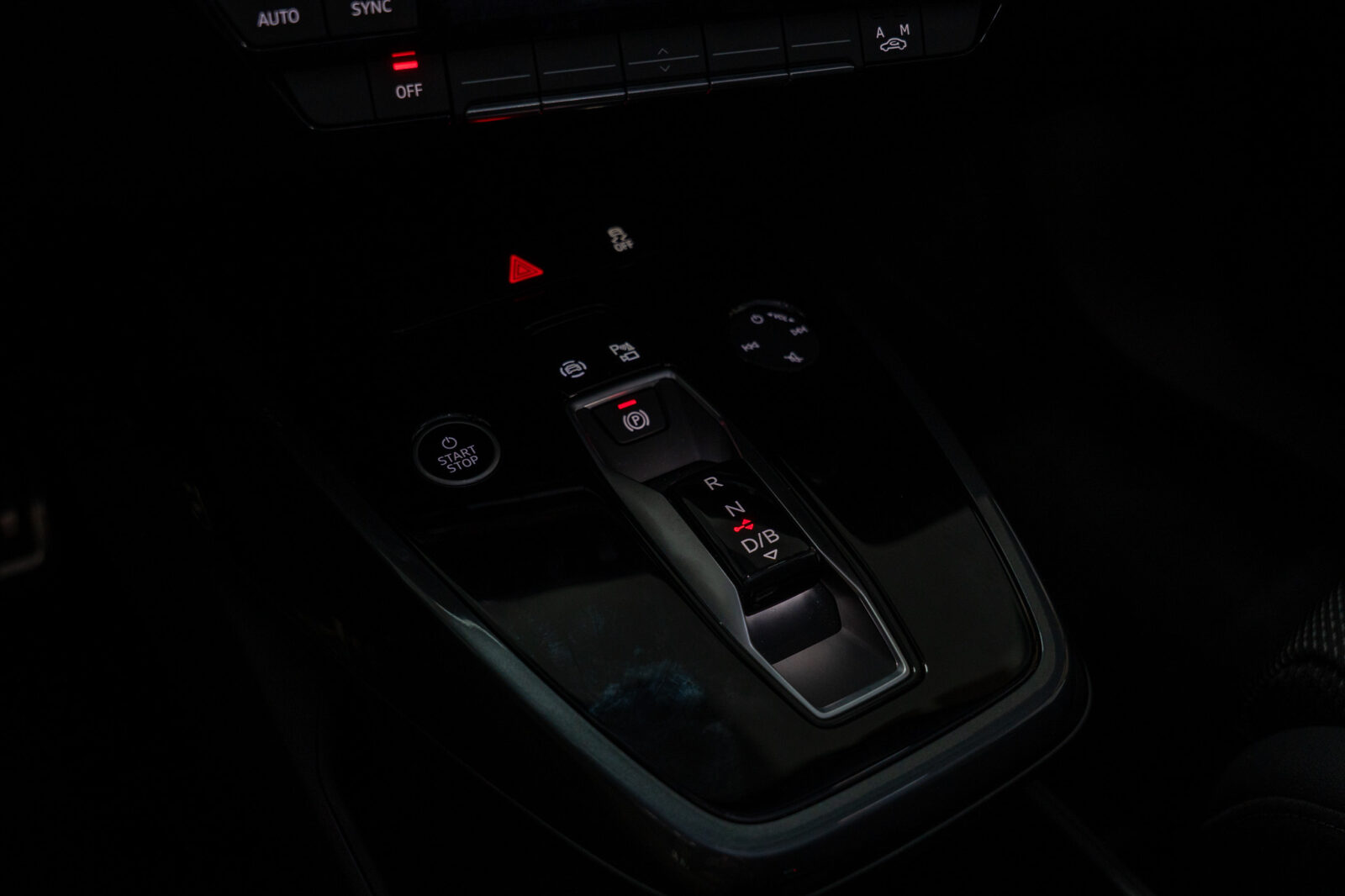 audi_q4_80-14