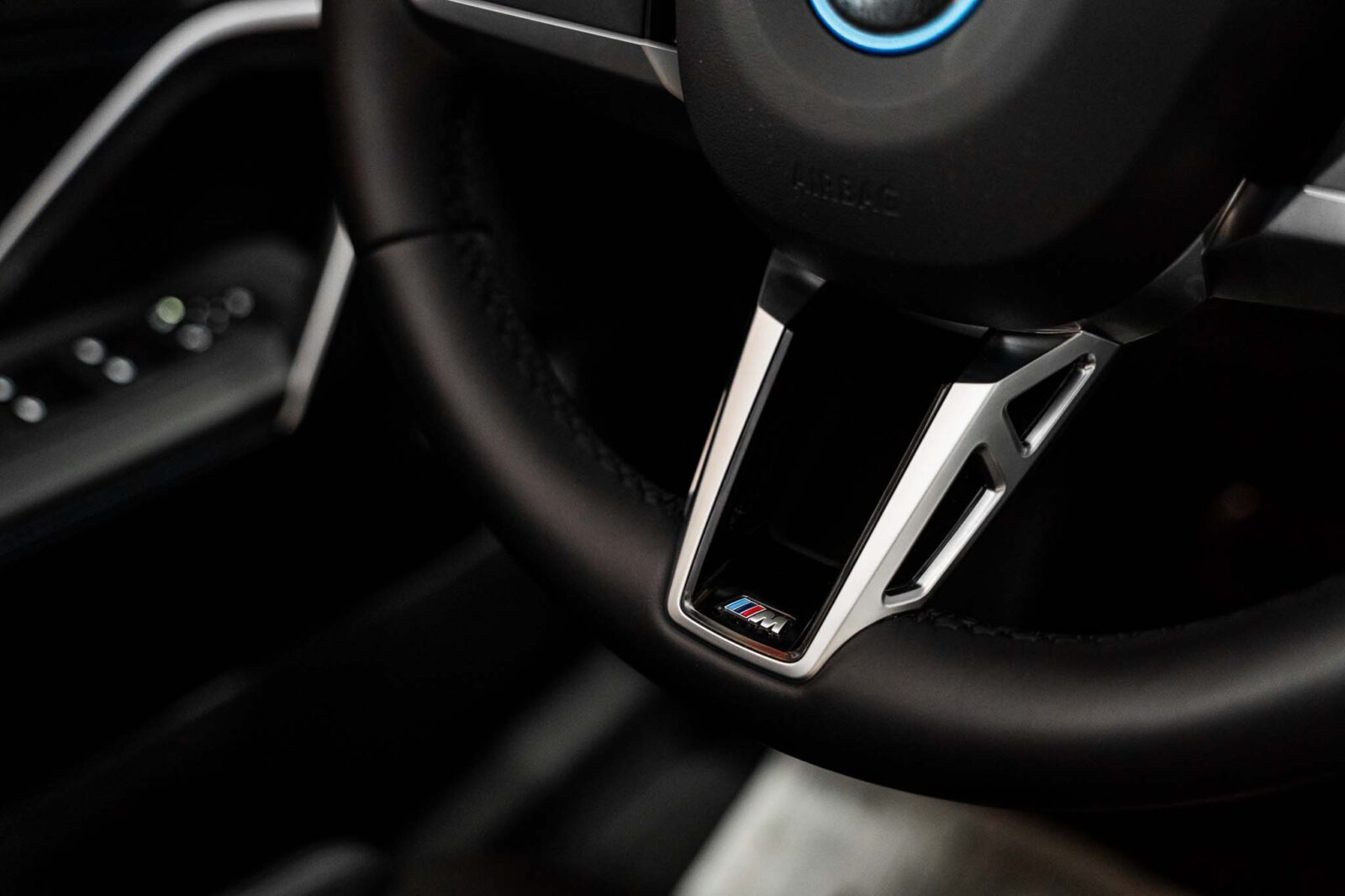 bmw-x1-preto-co2-stand-carros-automovel-comprar-pataias-26