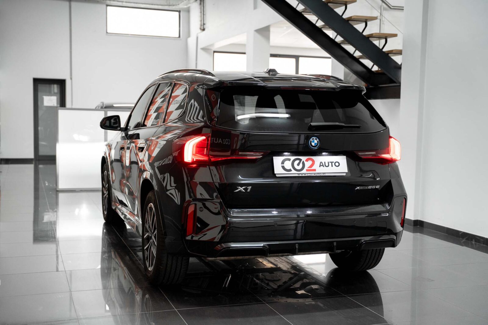 bmw-x1-preto-co2-stand-carros-automovel-comprar-pataias-6