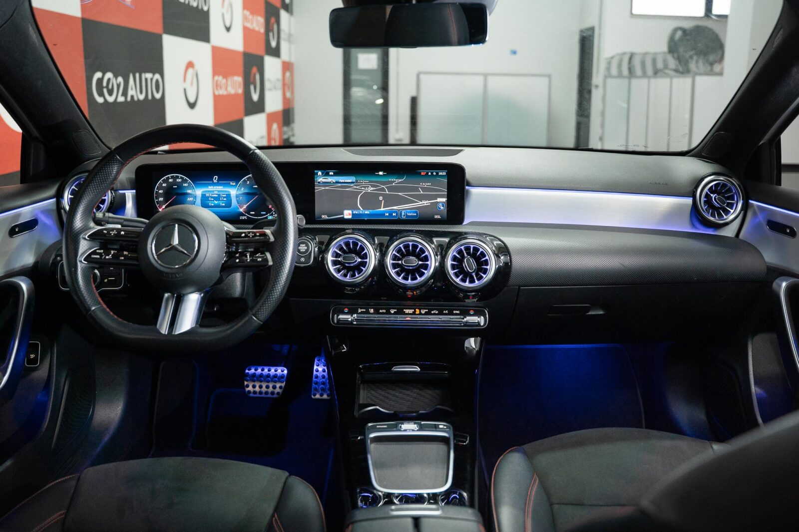 mercedes-benz-classe-a-a200- limousine -amg--auto-co2-stand-carros-automovel-comprar-pataias-11