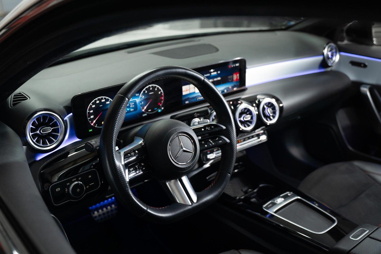 mercedes-benz-classe-a-a200- limousine -amg--auto-co2-stand-carros-automovel-comprar-pataias-7