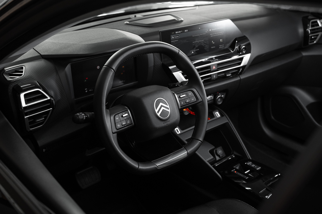 citroen-c4-preto-automatico-co2-carros-pataias-24