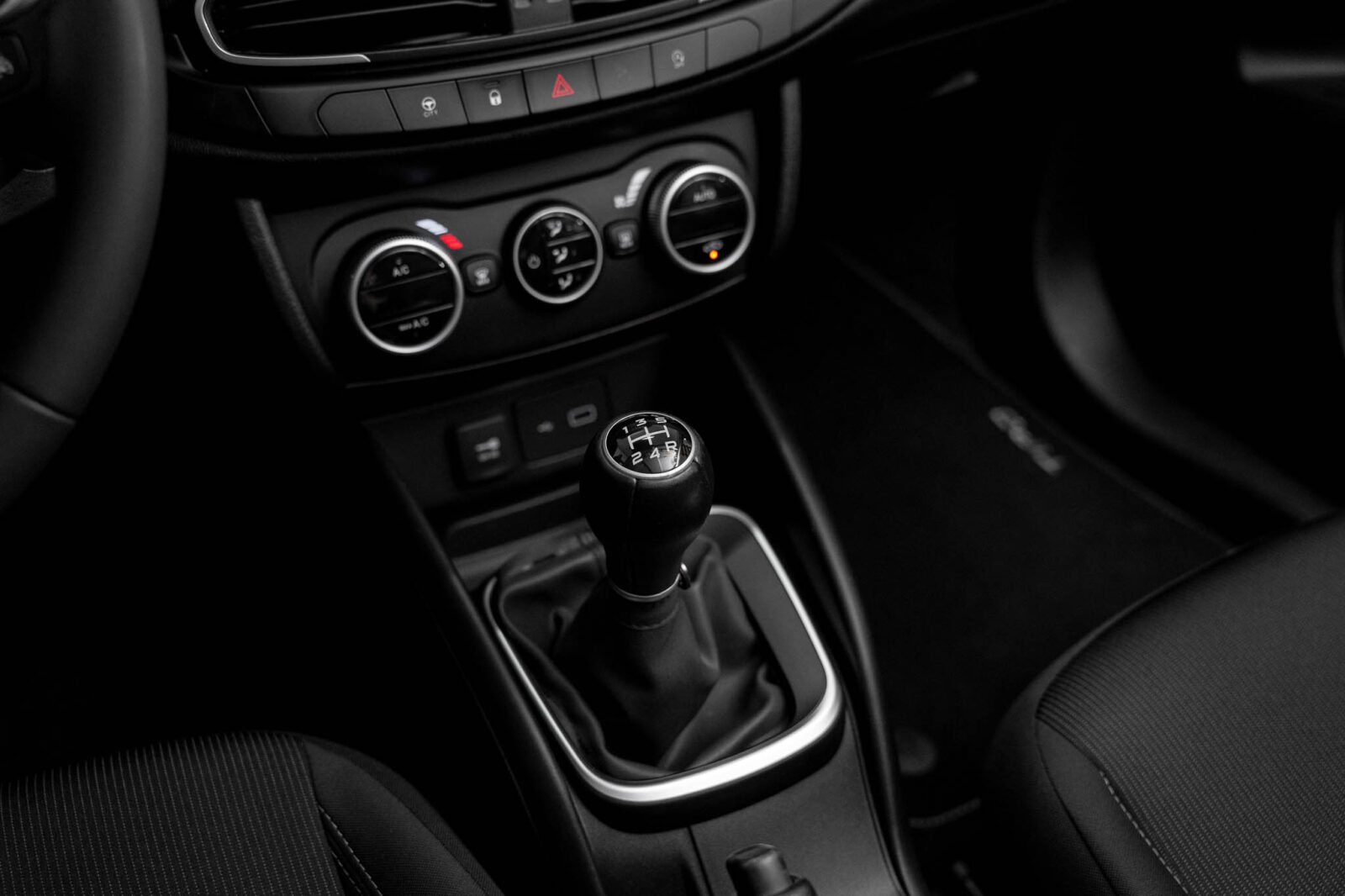 fiat-tipo-13-multijet-street-diesel-95cv-2022-usado-comprar-stand-co2-auto-pataias-15