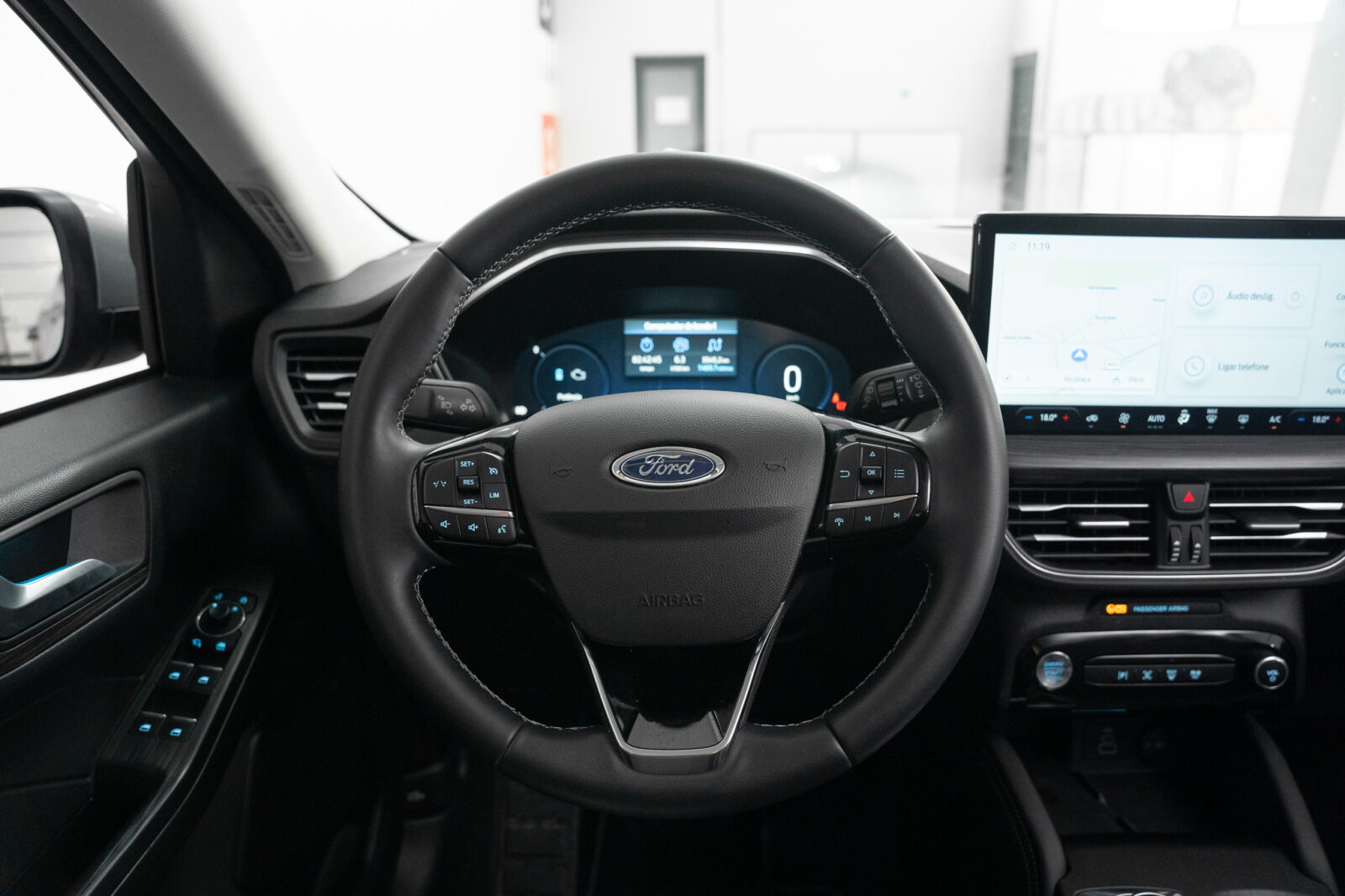 ford-kuga-active-hybrid-plug-in-co2-stand-carros-automovel-comprar-pataias-11