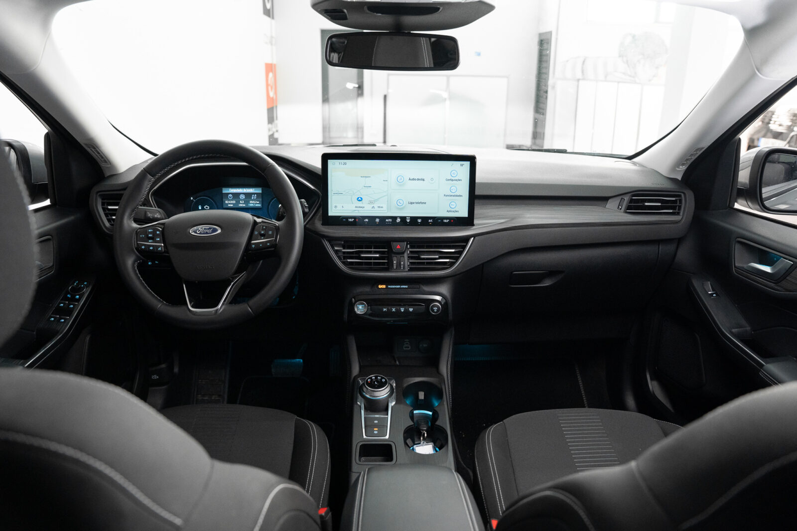 ford-kuga-active-hybrid-plug-in-co2-stand-carros-automovel-comprar-pataias-12