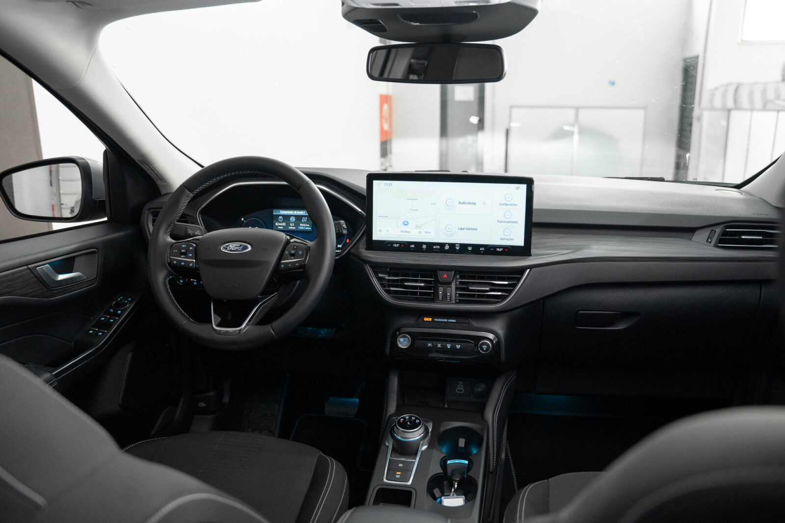 ford-kuga-active-hybrid-plug-in-co2-stand-carros-automovel-comprar-pataias-13