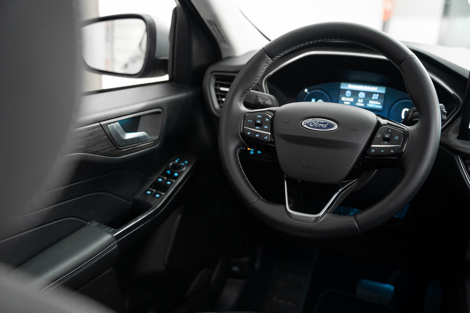 ford-kuga-active-hybrid-plug-in-co2-stand-carros-automovel-comprar-pataias-18