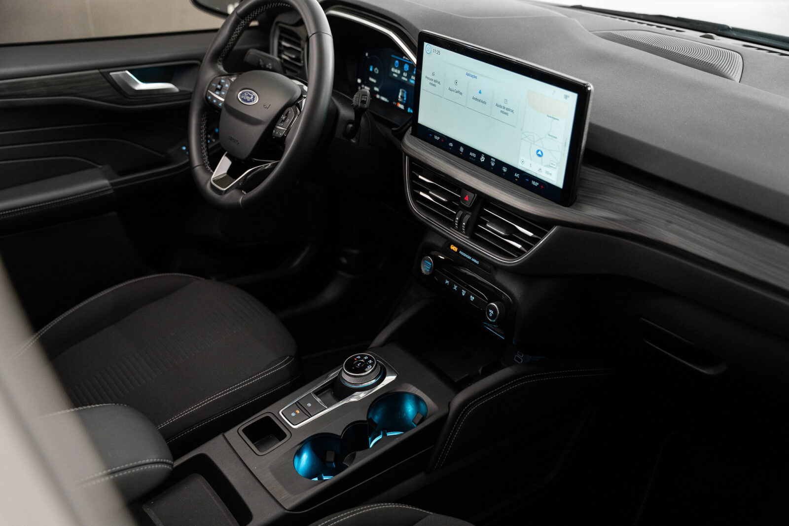 ford-kuga-active-hybrid-plug-in-co2-stand-carros-automovel-comprar-pataias-24