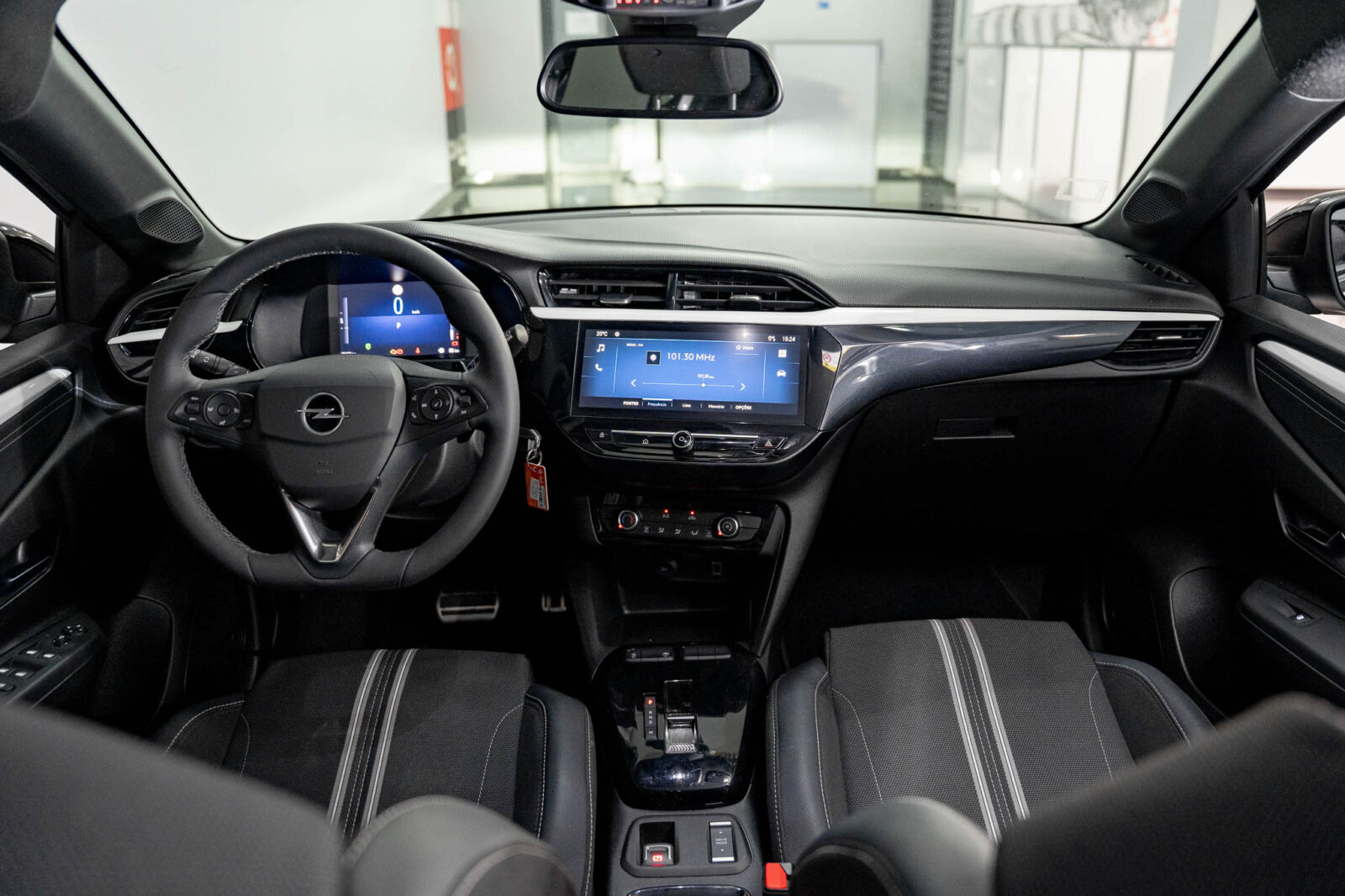 opel-corsa-12t-hybrid-gsline-edct-hibrido-101cv-2025-seminovo-comprar-stand-co2-auto-pataias-11