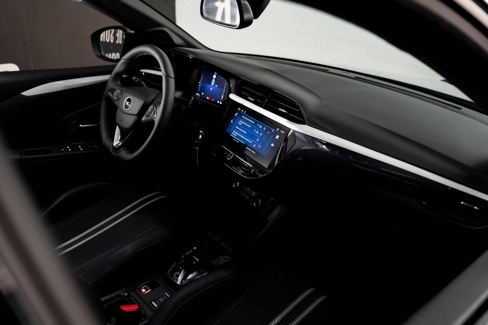 opel-corsa-12t-hybrid-gsline-edct-hibrido-101cv-2025-seminovo-comprar-stand-co2-auto-pataias-21