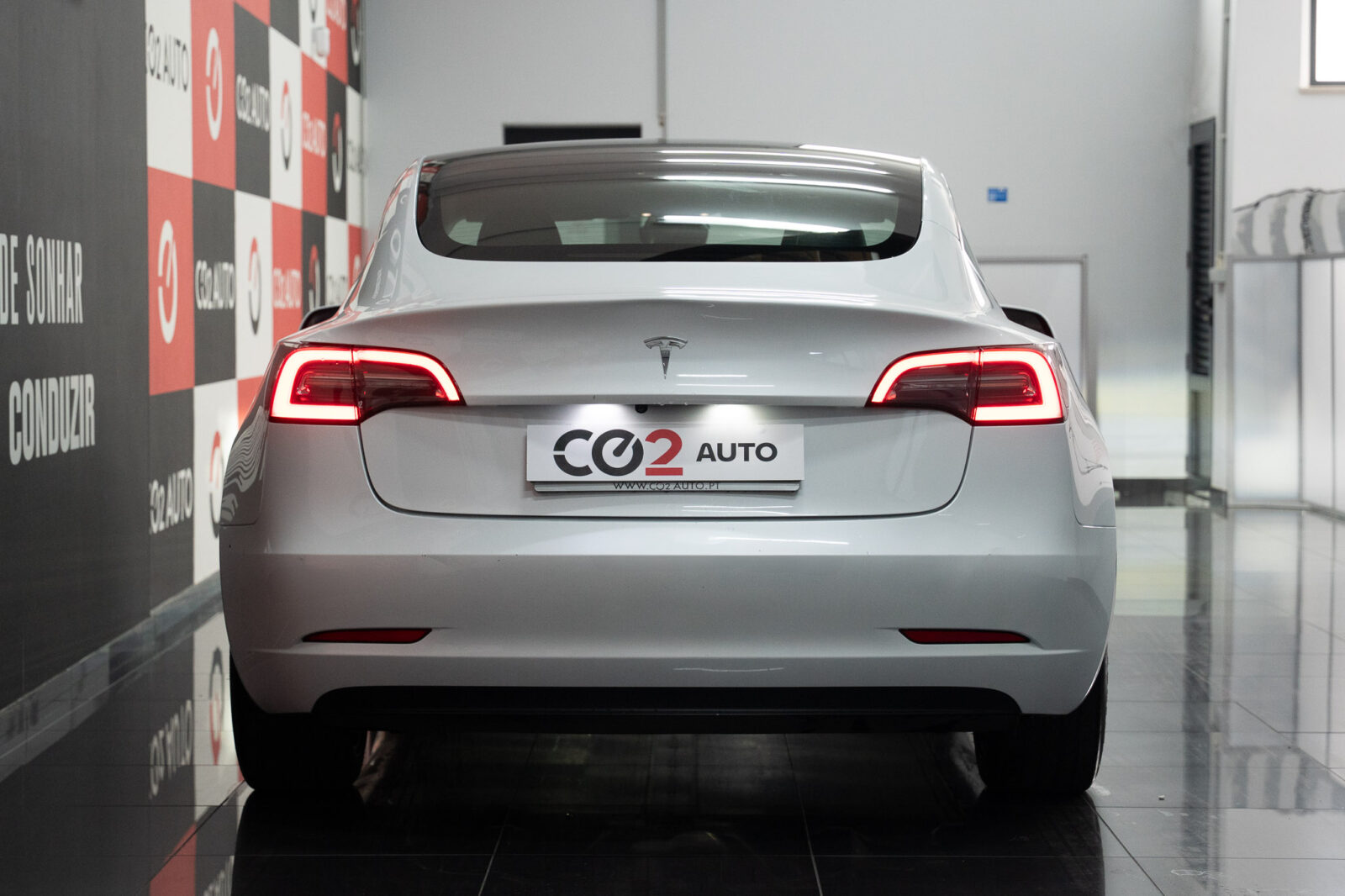 tesla_model_3_04