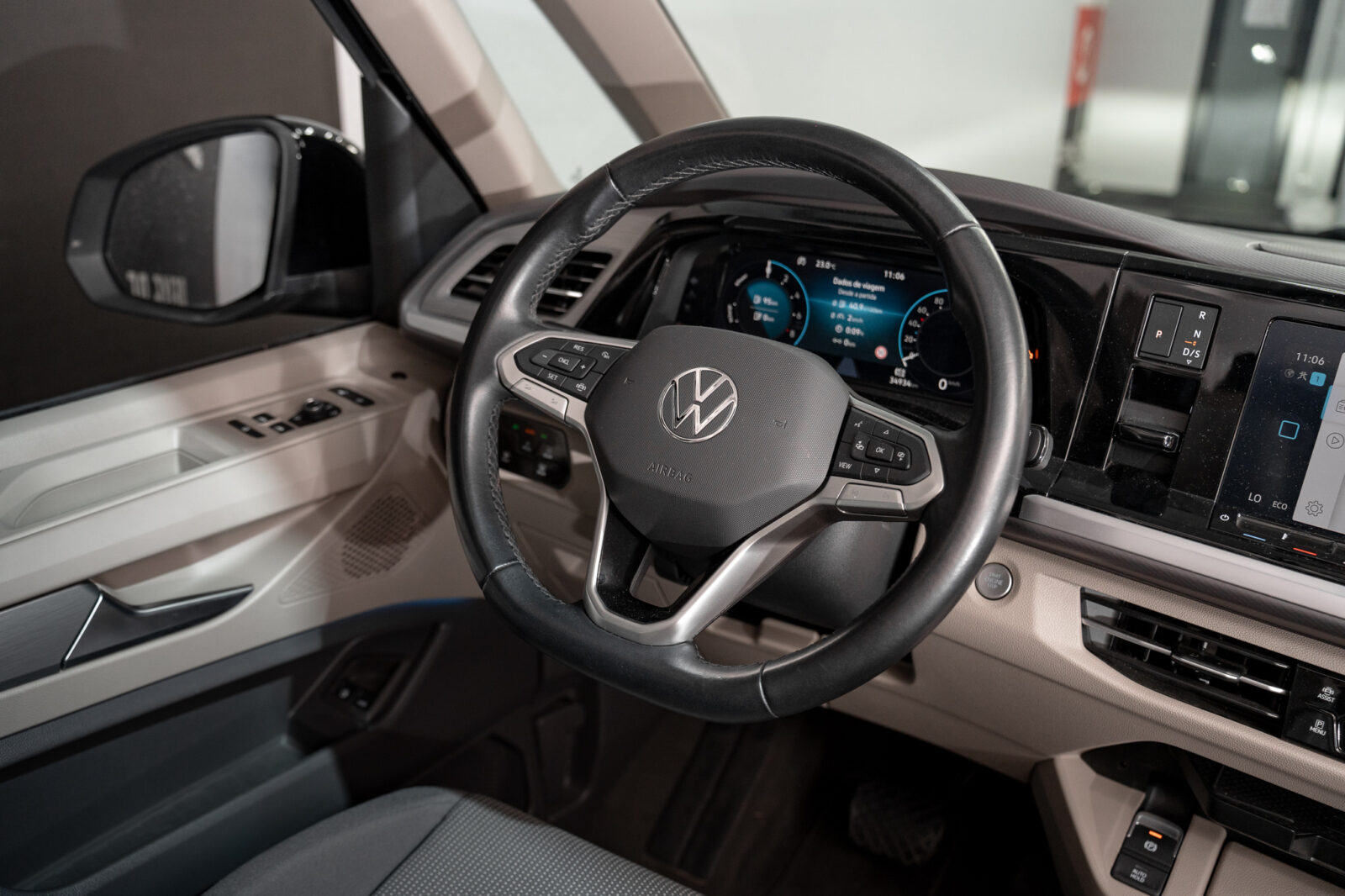 volkswagen-multivan-t7-1-4-tsi-e-hybrid-life-longa-dsg-co2-stand-carros-automovel-comprar-pataias-41