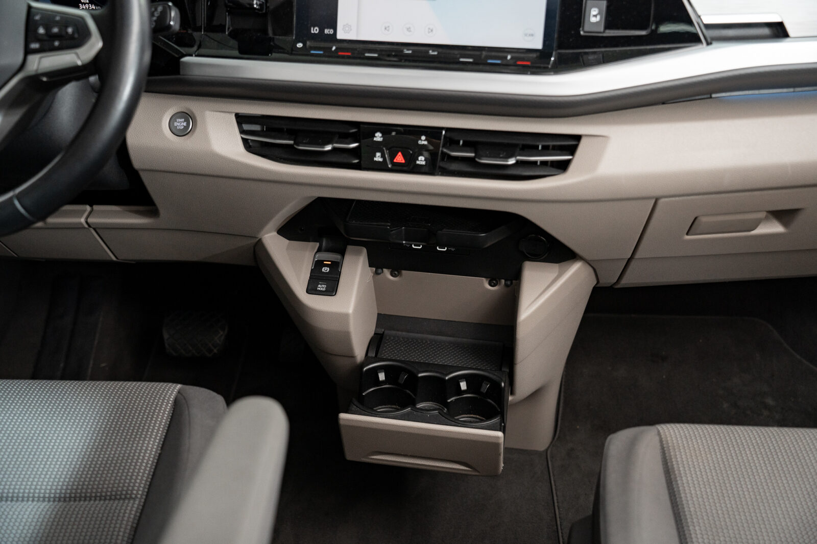 volkswagen-multivan-t7-1-4-tsi-e-hybrid-life-longa-dsg-co2-stand-carros-automovel-comprar-pataias-48