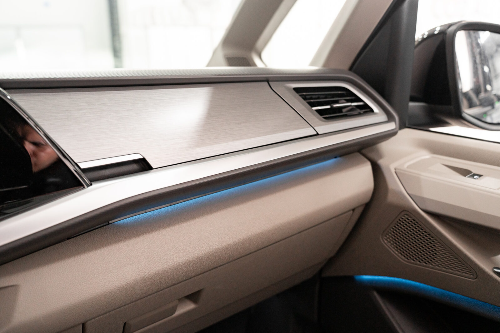 volkswagen-multivan-t7-1-4-tsi-e-hybrid-life-longa-dsg-co2-stand-carros-automovel-comprar-pataias-51
