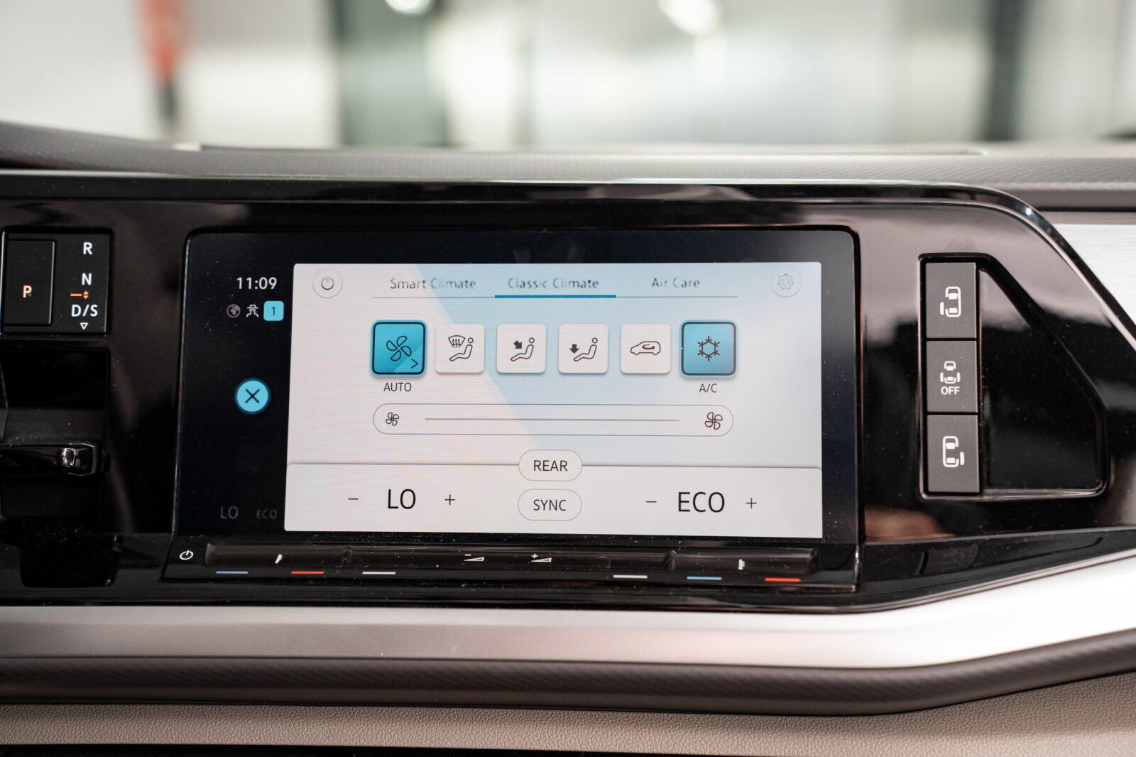 volkswagen-multivan-t7-1-4-tsi-e-hybrid-life-longa-dsg-co2-stand-carros-automovel-comprar-pataias-52