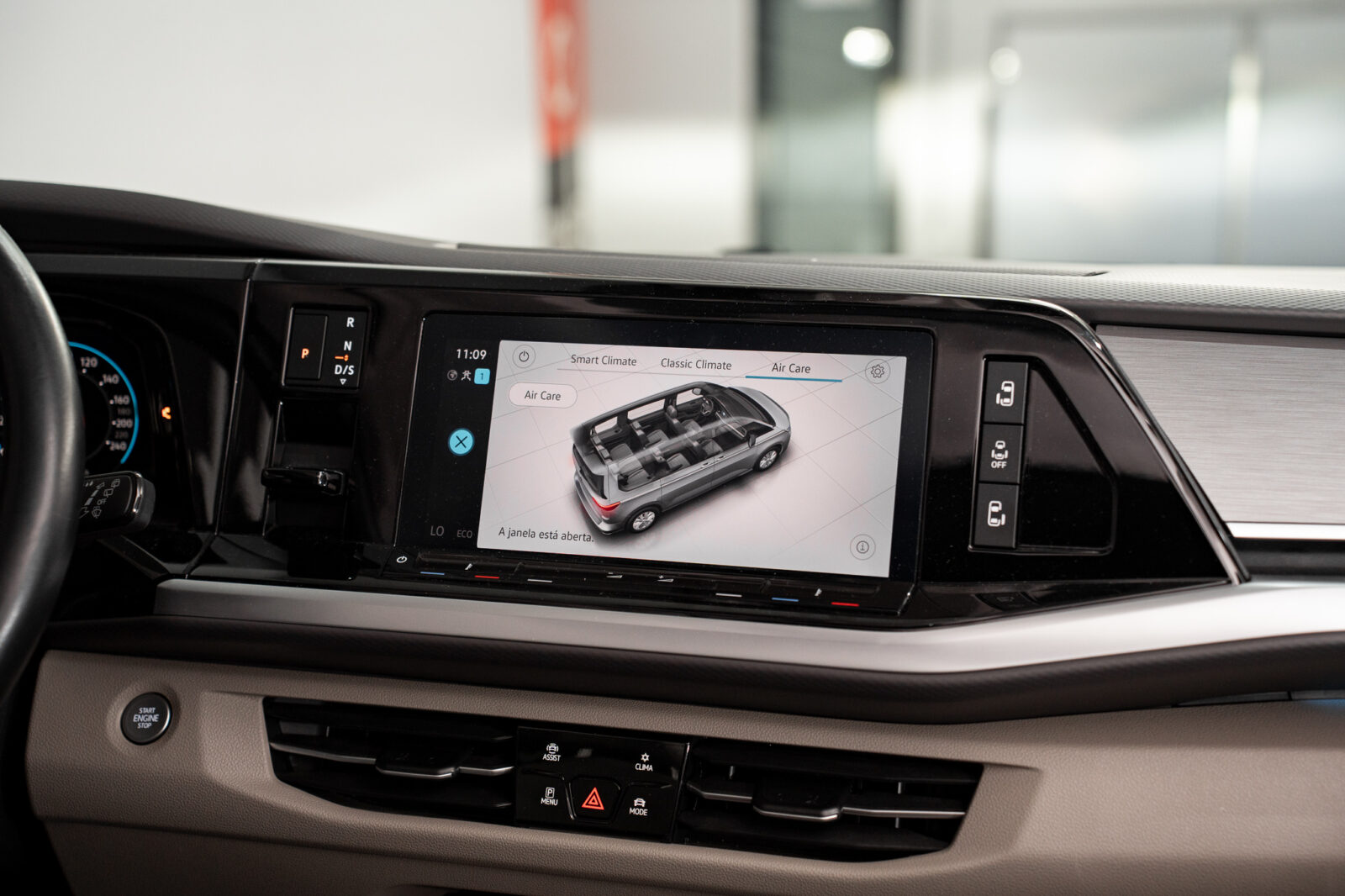 volkswagen-multivan-t7-1-4-tsi-e-hybrid-life-longa-dsg-co2-stand-carros-automovel-comprar-pataias-53