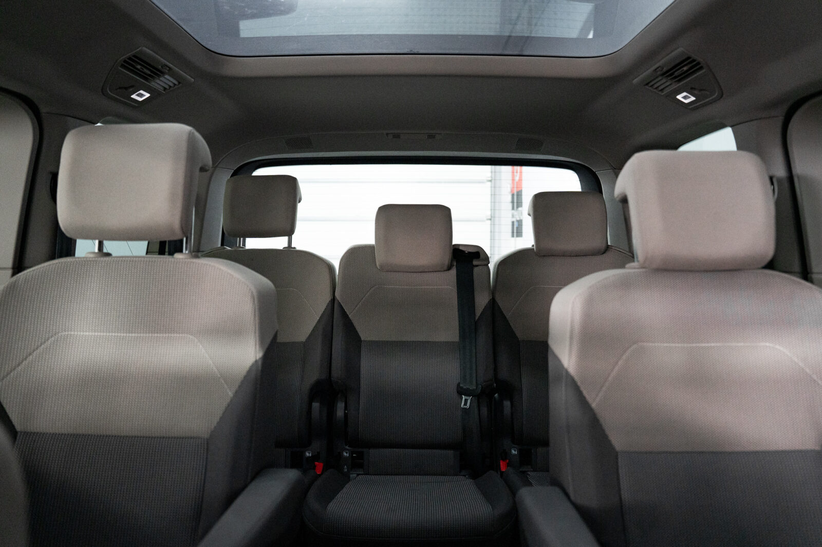 volkswagen-multivan-t7-1-4-tsi-e-hybrid-life-longa-dsg-co2-stand-carros-automovel-comprar-pataias-56