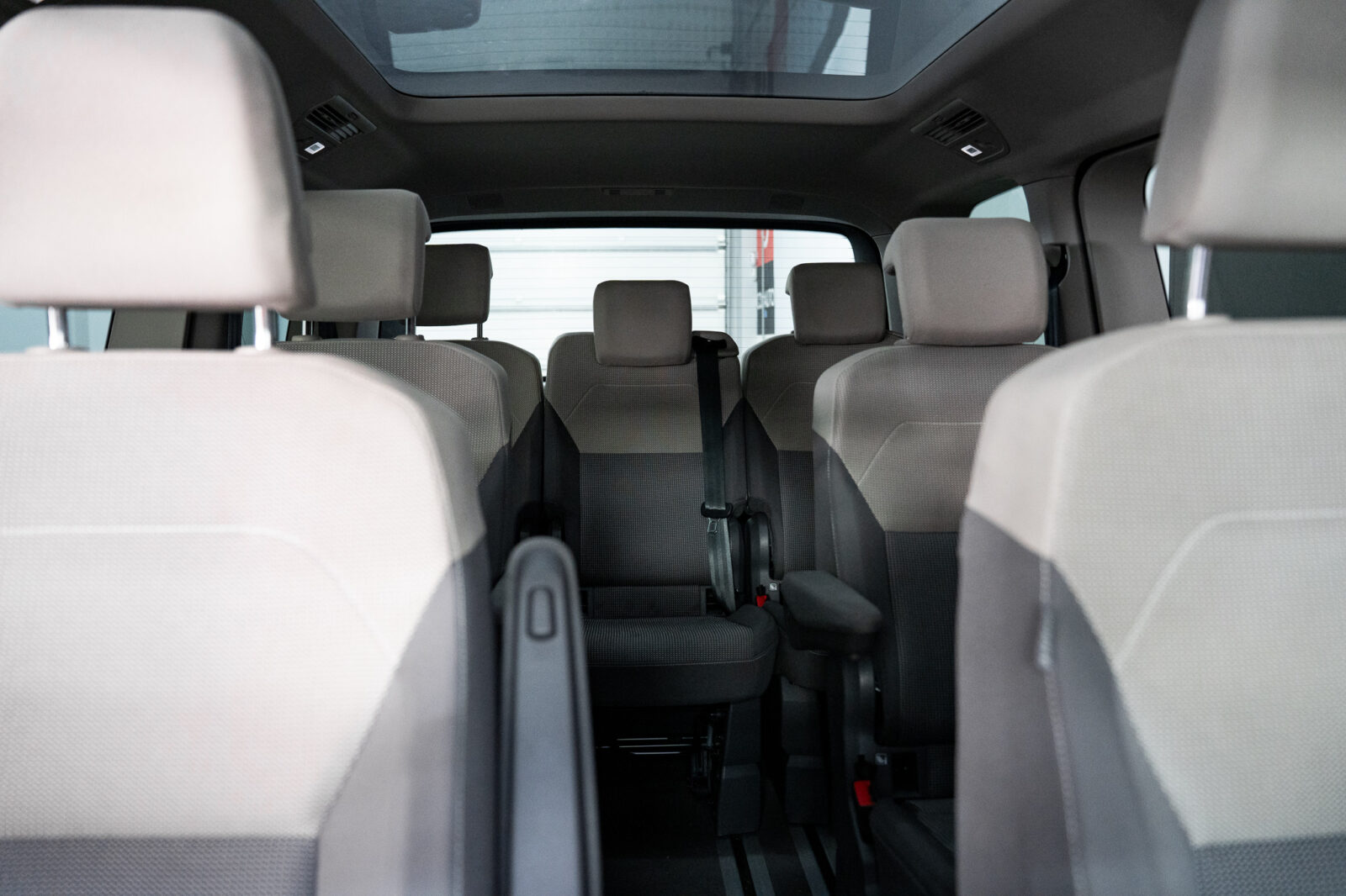volkswagen-multivan-t7-1-4-tsi-e-hybrid-life-longa-dsg-co2-stand-carros-automovel-comprar-pataias-57